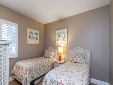 Ground Level 2 Bedroom Vacation  Condo with Sun Deck